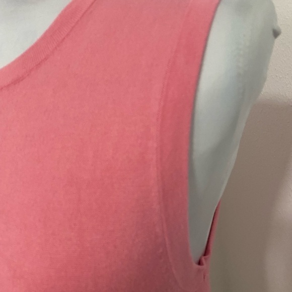 Zara Women’s Medium Pink Knit Sleeveless SweaterWith Gold Snap Button Closure - Picture 5 of 11